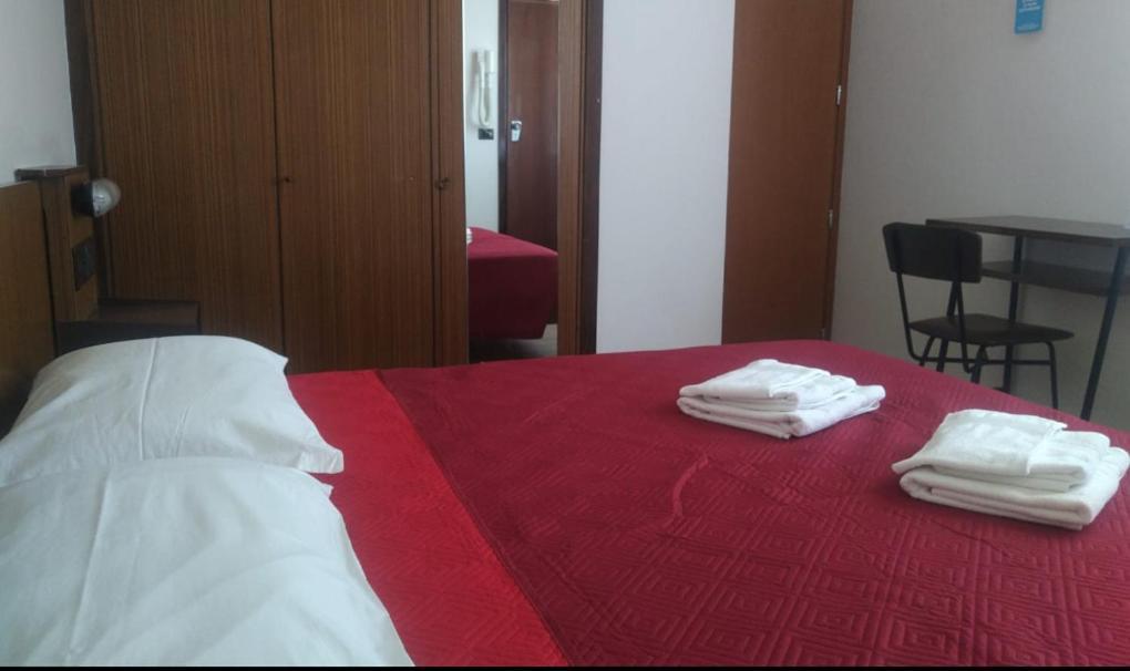 Hotel Luca Римини Экстерьер фото
